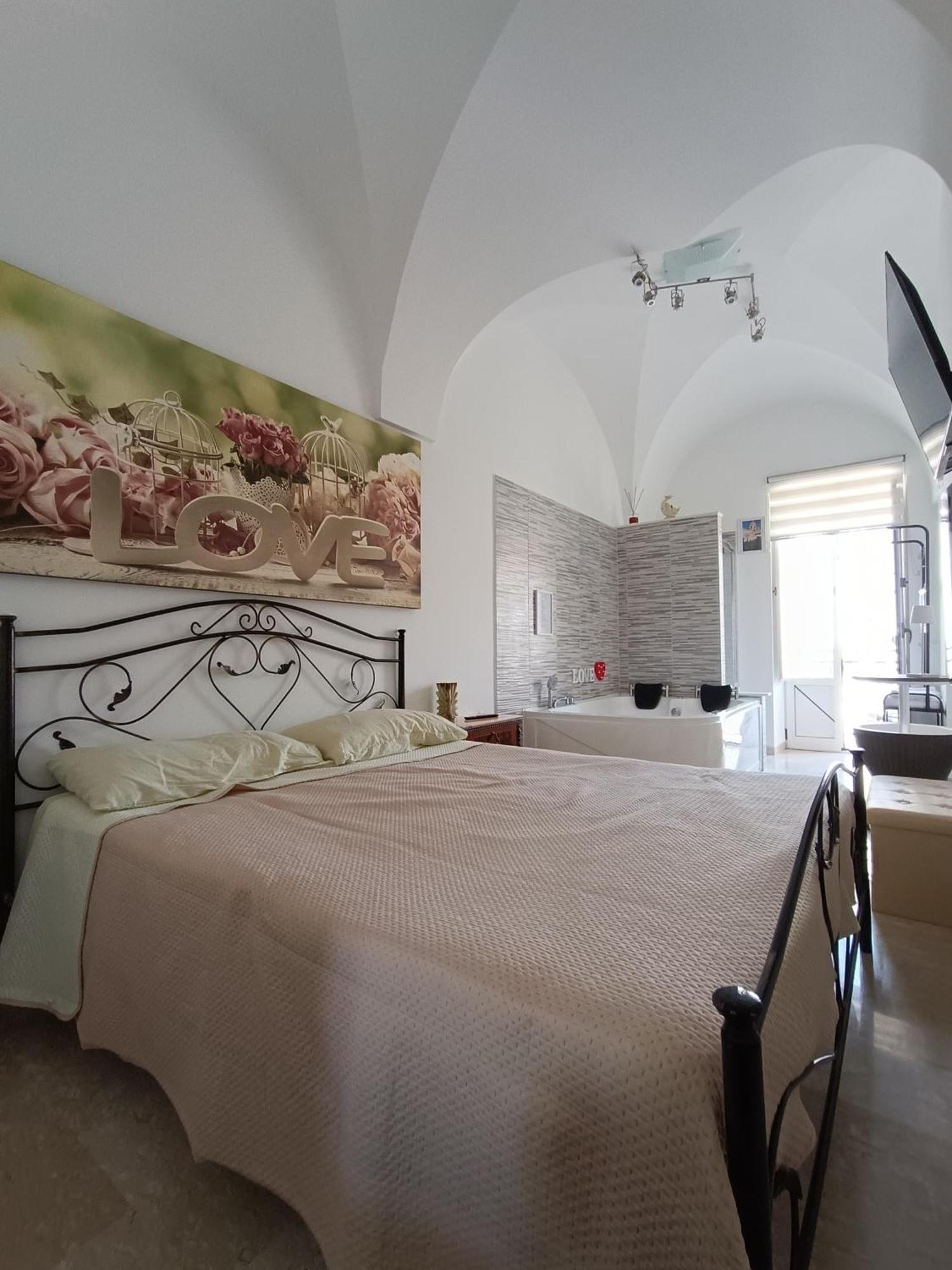 Sweet Love Chiarelli Bed & Breakfast Ceglie Messapica Exterior photo